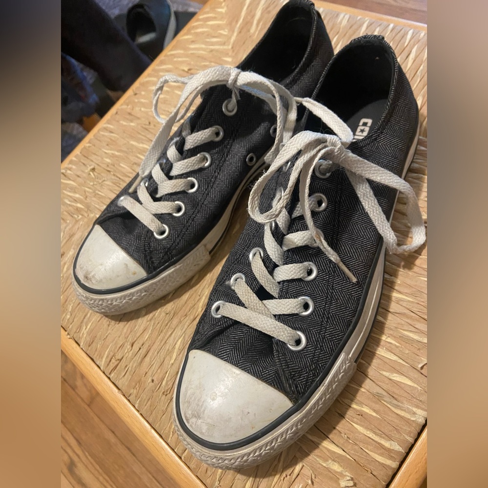 GREY LOWTOP CONVERSE